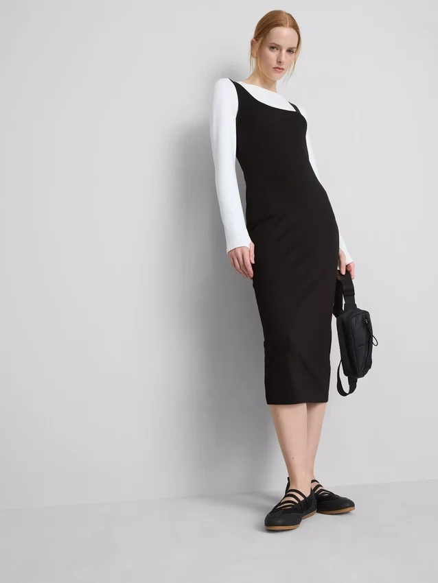 Midi-Kleid mit quadratischem Ausschnitt im Second-Skin-Look Midi-Kleid mit quadratischem Ausschnitt im Second-Skin-Look