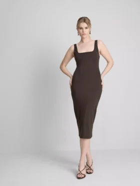 Midi-Kleid mit quadratischem Ausschnitt im Second-Skin-Look