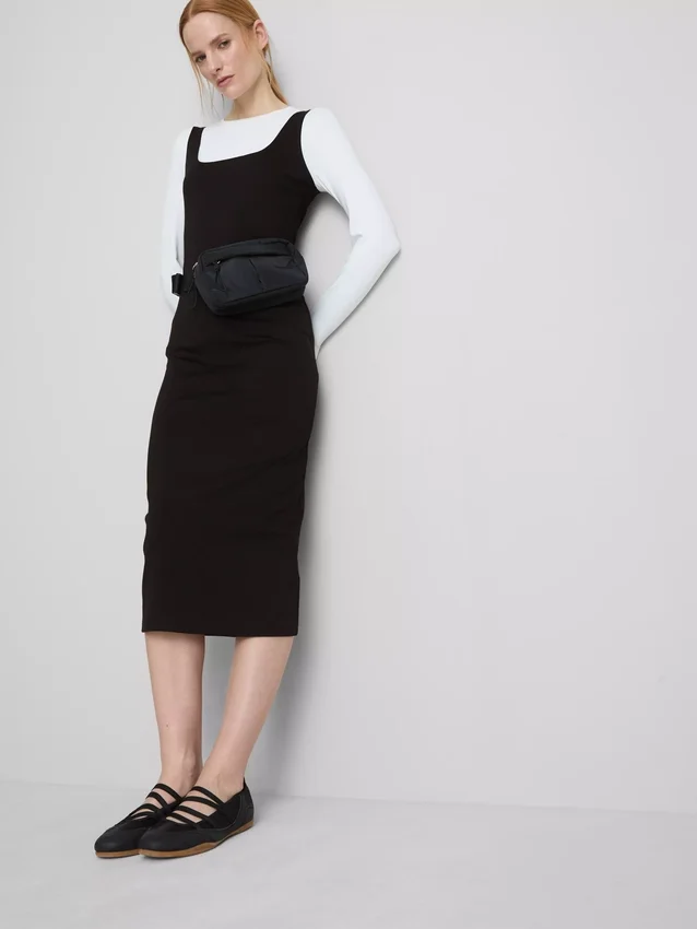 Midi-Kleid mit quadratischem Ausschnitt im Second-Skin-Look Midi-Kleid mit quadratischem Ausschnitt im Second-Skin-Look