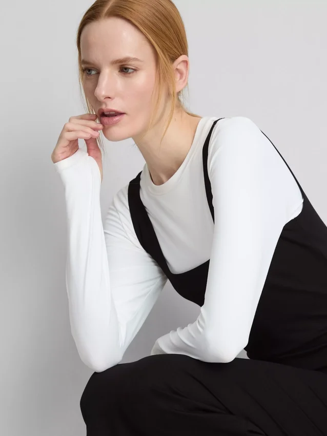Midi-Kleid mit quadratischem Ausschnitt im Second-Skin-Look Midi-Kleid mit quadratischem Ausschnitt im Second-Skin-Look
