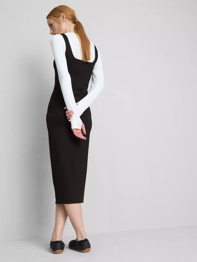 Midi-Kleid mit quadratischem Ausschnitt im Second-Skin-Look Midi-Kleid mit quadratischem Ausschnitt im Second-Skin-Look