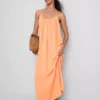 Midi-Kleid mit Trägern Midi-Kleid mit Trägern