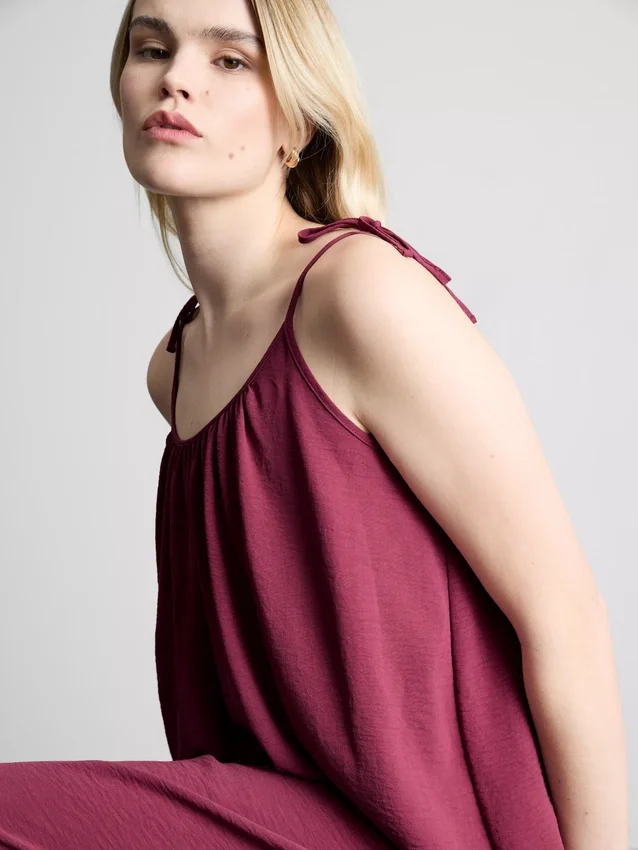 Midi-Kleid mit Trägern Midi-Kleid mit Trägern