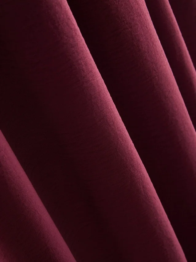 Midi-Kleid mit Trägern Midi-Kleid mit Trägern