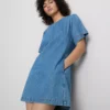 Mini-Etuikleid aus Baumwoll-Denim Mini-Etuikleid aus Baumwoll-Denim
