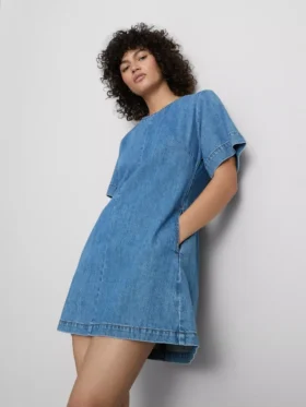 Mini-Etuikleid aus Baumwoll-Denim Mini-Etuikleid aus Baumwoll-Denim