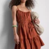 Mini-Kleid aus Popeline mit Rüschen und Trägern Mini-Kleid aus Popeline mit Rüschen und Trägern