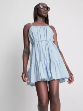 Mini-Kleid aus Popeline mit Rüschen und Trägern