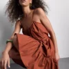 Mini-Kleid aus Popeline mit Rüschen und Trägern Mini-Kleid aus Popeline mit Rüschen und Trägern