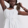 Mini-Kleid aus Popeline mit Rüschen und Trägern Mini-Kleid aus Popeline mit Rüschen und Trägern