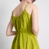 Mini-Kleid aus Popeline mit Rüschen und Trägern Mini-Kleid aus Popeline mit Rüschen und Trägern