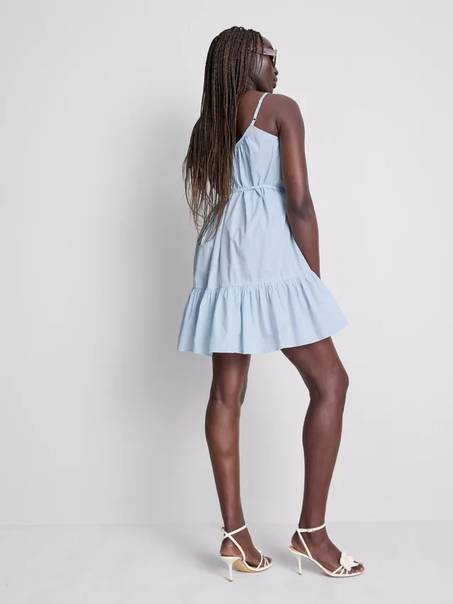 Mini-Kleid aus Popeline mit Rüschen und Trägern Mini-Kleid aus Popeline mit Rüschen und Trägern