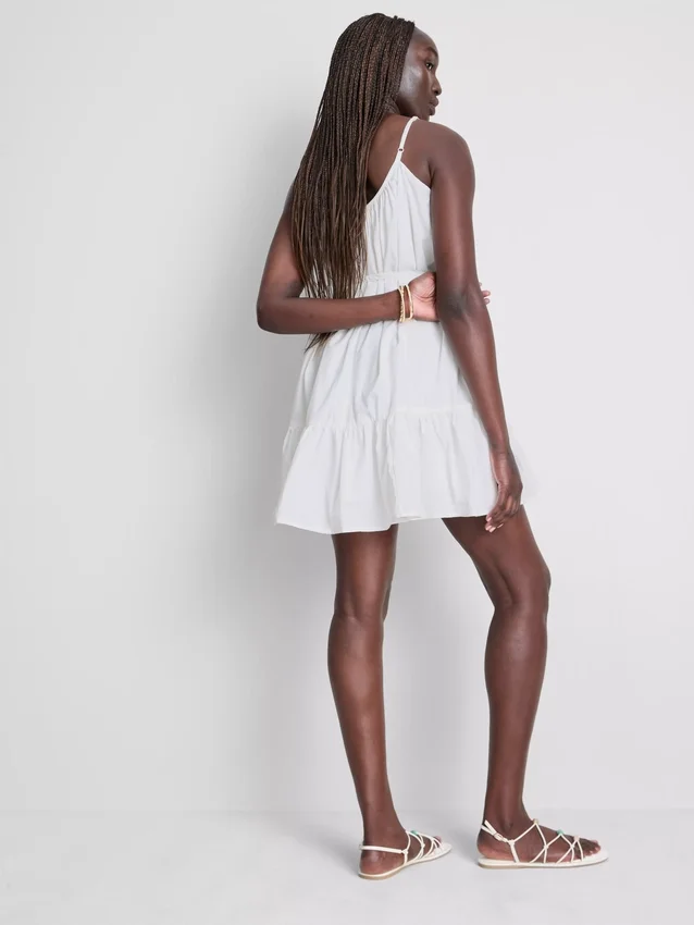 Mini-Kleid aus Popeline mit Rüschen und Trägern Mini-Kleid aus Popeline mit Rüschen und Trägern