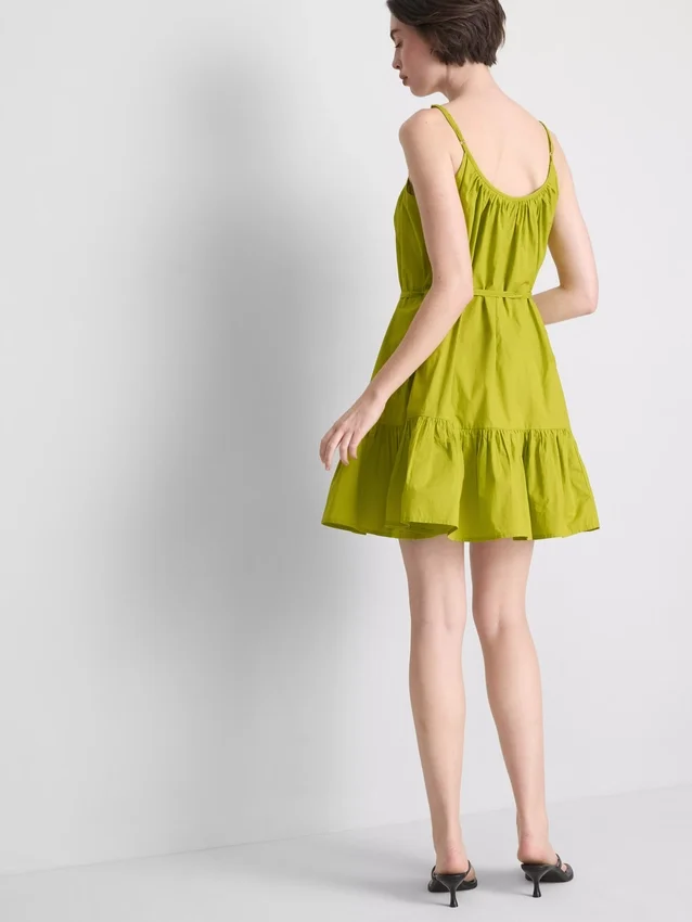 Mini-Kleid aus Popeline mit Rüschen und Trägern Mini-Kleid aus Popeline mit Rüschen und Trägern