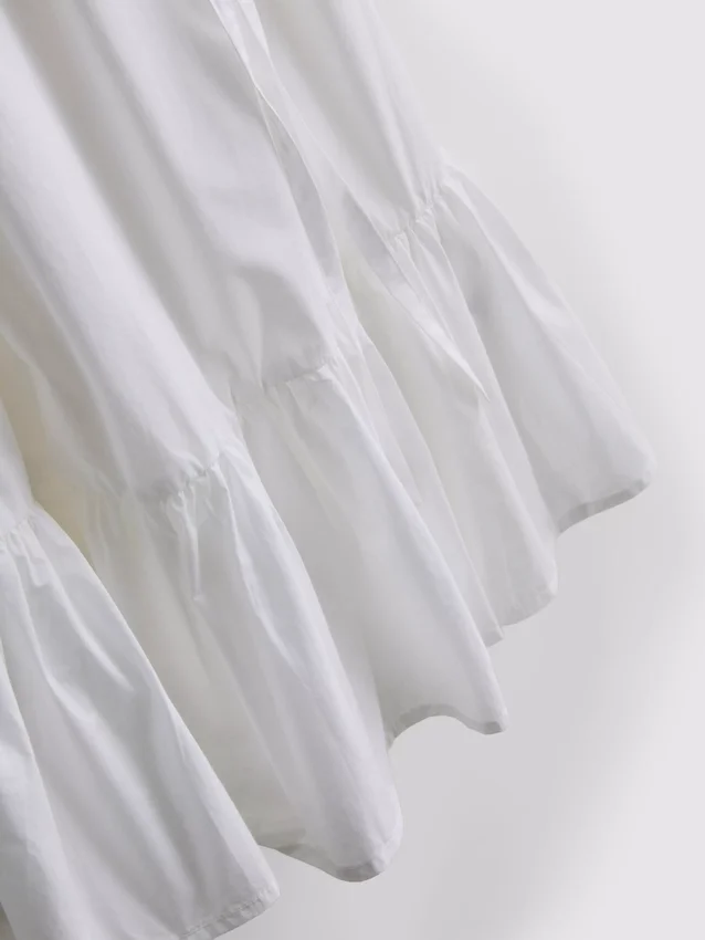 Mini-Kleid aus Popeline mit Rüschen und Trägern Mini-Kleid aus Popeline mit Rüschen und Trägern