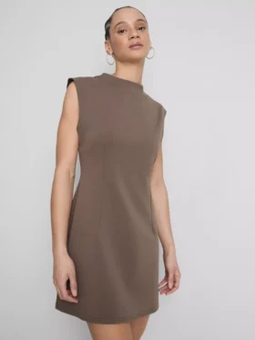 Mini-Kleid mit Flügelärmeln Mini-Kleid mit Flügelärmeln