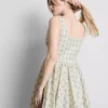 Mini-Kleid mit Korsett-Knopfleiste Mini-Kleid mit Korsett-Knopfleiste