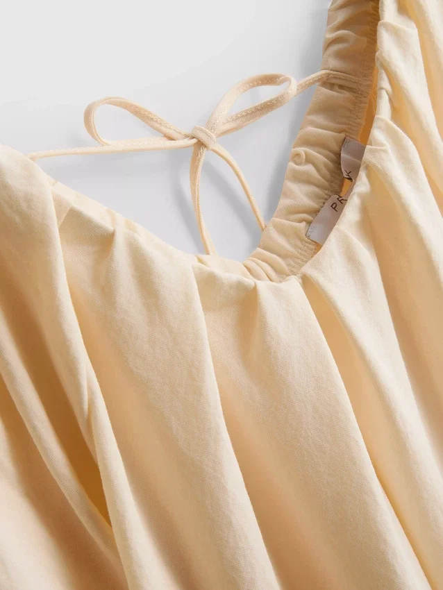 Mini-Smockkleid mit Puffärmeln Mini-Smockkleid mit Puffärmeln