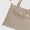 Mini-Tragetasche mit Schnallendetail