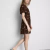 Minikleid mit Knopfleiste und Puffärmeln Minikleid mit Knopfleiste und Puffärmeln