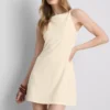 Minikleid mit quadratischem Ausschnitt Minikleid mit quadratischem Ausschnitt