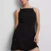 Minikleid mit quadratischem Ausschnitt Minikleid mit quadratischem Ausschnitt