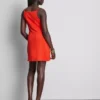 Minikleid mit quadratischem Ausschnitt Minikleid mit quadratischem Ausschnitt