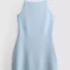 Minikleid mit quadratischem Ausschnitt Minikleid mit quadratischem Ausschnitt