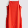 Minikleid mit quadratischem Ausschnitt Minikleid mit quadratischem Ausschnitt