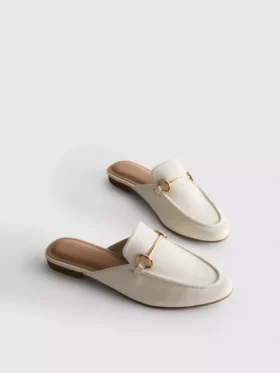 Mule-Loafer aus Kunstleder mit Trensenschnalle