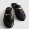 Mule-Loafer aus Kunstleder mit Trensenschnalle