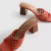 Mule-Sandalen mit eckiger Zehenpartie und Blockabsatz