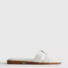 Mule-Sandalen mit gedrehten Riemen
