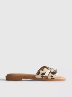 Mule-Sandalen mit gekreuzten Riemen