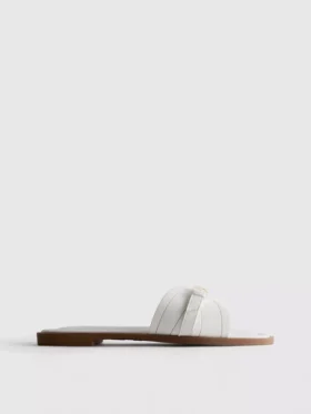 Mule-Sandalen mit Schnallen