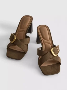 Mule-Sandalen mit Schnallen und Blockabsatz