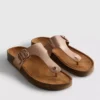 Mule-Sandalen mit T-Steg und Schnalle