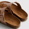 Mule-Sandalen mit T-Steg und Schnalle