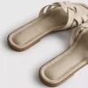 Mules mit geflochtenen Riemen Mules mit geflochtenen Riemen