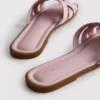 Mules mit geflochtenen Riemen Mules mit geflochtenen Riemen