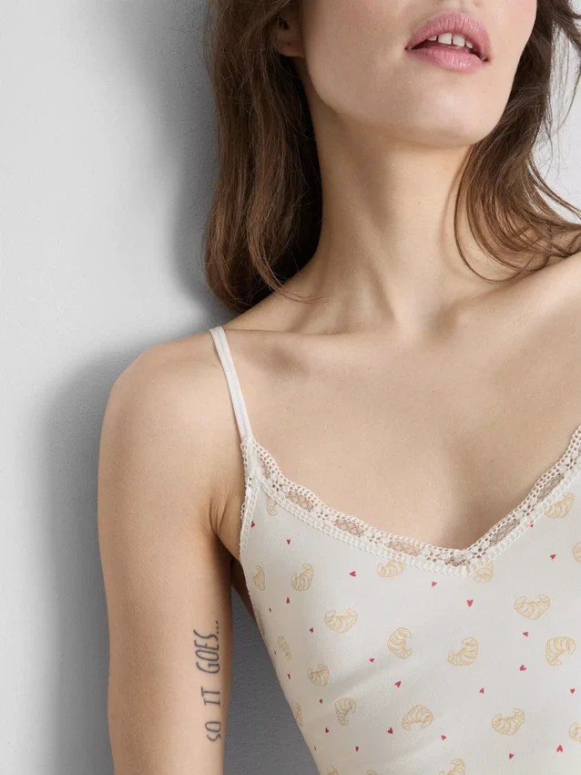 Nahtlos bedrucktes, kurz geschnittenes Schlafanzug-Cami-Top Nahtlos bedrucktes, kurz geschnittenes Schlafanzug-Cami-Top