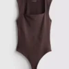 Nahtloser Body mit quadratischem Ausschnitt