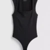 Nahtloser Body mit quadratischem Ausschnitt