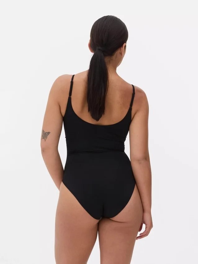Nahtloser, figurformender Body Nahtloser, figurformender Body