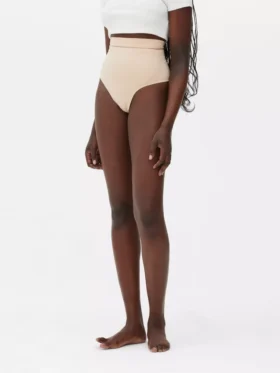 Nahtloser Shapewear-String mit hoher Taille