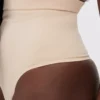 Nahtloser Shapewear-String mit hoher Taille Nahtloser Shapewear-String mit hoher Taille
