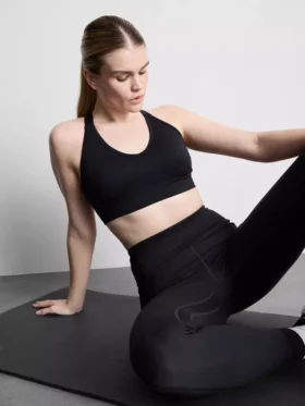 Nahtloses Active-Crop-Top mit gekreuztem Rücken