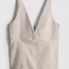 Nahtloses Tanktop mit V-Ausschnitt