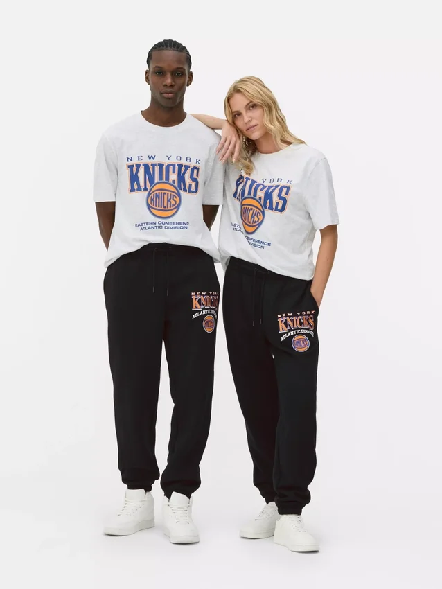 NBA New York Knicks Jogginghose mit Kordelzug NBA New York Knicks Jogginghose mit Kordelzug