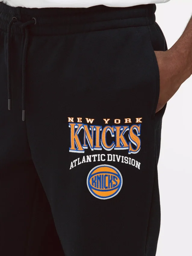 NBA New York Knicks Jogginghose mit Kordelzug NBA New York Knicks Jogginghose mit Kordelzug